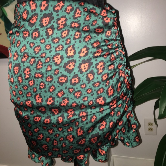 Stunning Animal Print Skirt - Picture 3 of 4